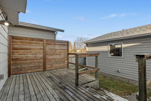 73 Sunvale Crescent Se, Calgary, AB - Outdoor With Exterior