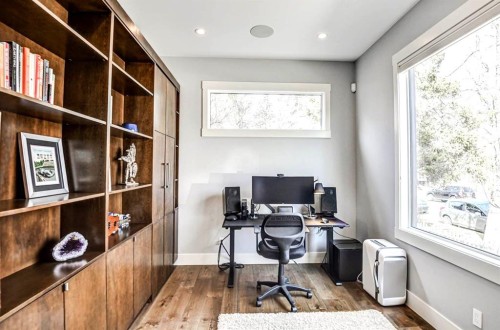 411 9 Street Ne, Calgary, AB - Indoor Photo Showing Office