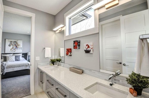 411 9 Street Ne, Calgary, AB - Indoor