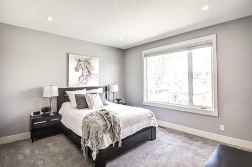 411 9 Street Ne, Calgary, AB - Indoor Photo Showing Bedroom