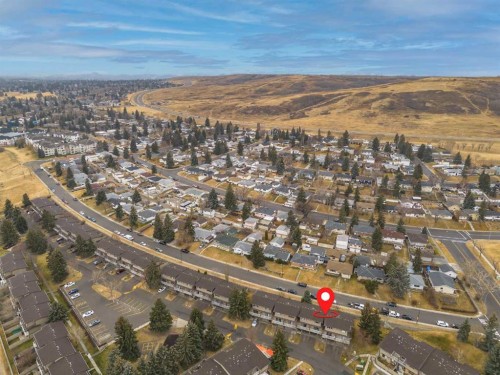 38-1055 72 Avenue Nw, Calgary, AB - Outdoor With View