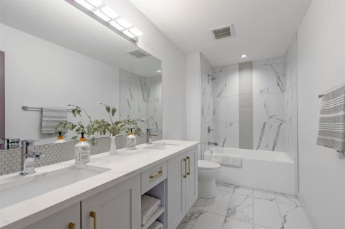 214 Aspenmere Green, Chestermere, AB - Indoor Photo Showing Bathroom