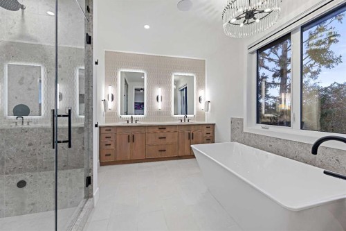 727 53Rd Avenue Sw, Calgary, AB - Indoor Photo Showing Bathroom