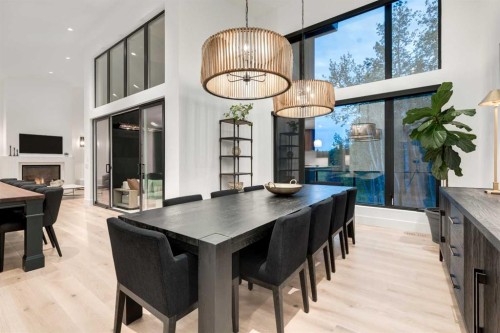 727 53Rd Avenue Sw, Calgary, AB - Indoor Photo Showing Dining Room