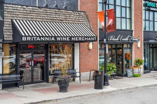 727 53Rd Avenue Sw, Calgary, AB - Outdoor