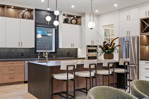 727 53Rd Avenue Sw, Calgary, AB - Indoor Photo Showing Other Room