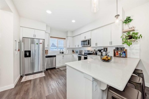 231 Legacy Glen Way Se, Calgary, AB - Indoor Photo Showing Kitchen With Upgraded Kitchen