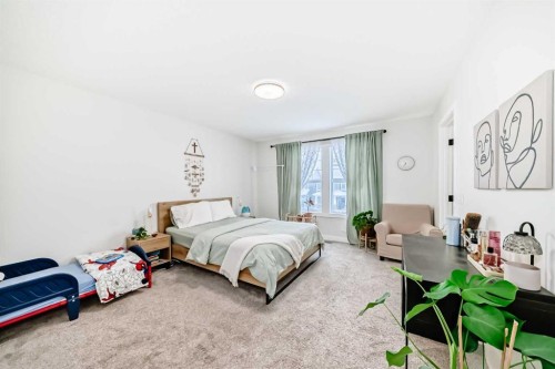231 Legacy Glen Way Se, Calgary, AB - Indoor Photo Showing Bedroom