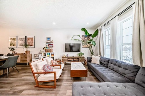 231 Legacy Glen Way Se, Calgary, AB - Indoor Photo Showing Living Room