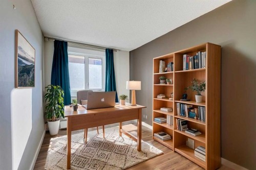 404-1334 12 Avenue Sw, Calgary, AB - Indoor Photo Showing Office