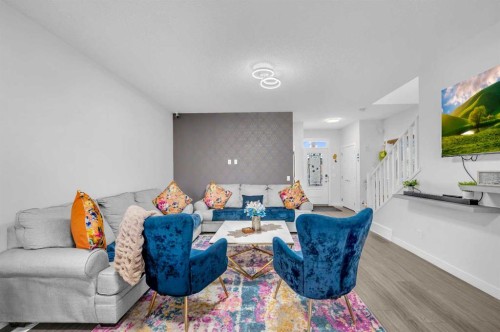 208 Cornergate Row Ne, Calgary, AB - Indoor