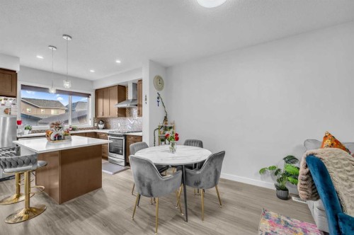 208 Cornergate Row Ne, Calgary, AB - Indoor