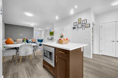 208 Cornergate Row Ne, Calgary, AB - Indoor