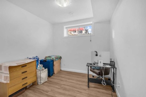 208 Cornergate Row Ne, Calgary, AB - Indoor Photo Showing Office