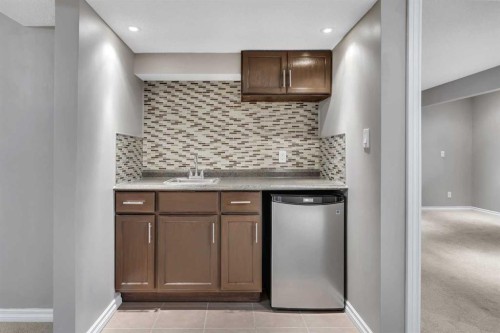 161 Silverado Range Cove Sw, Calgary, AB - Indoor Photo Showing Kitchen