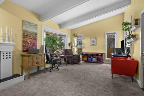 107 Woodford Crescent Sw, Calgary, AB - 