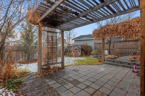 107 Woodford Crescent Sw, Calgary, AB - Outdoor