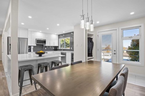 827 Canaveral Crescent Sw, Calgary, AB - Indoor