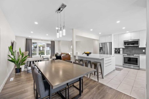 827 Canaveral Crescent Sw, Calgary, AB - Indoor