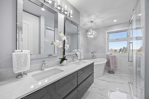 827 Canaveral Crescent Sw, Calgary, AB - Indoor Photo Showing Bathroom