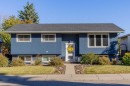 827 Canaveral Crescent Sw, Calgary, AB  - Outdoor With Facade 
