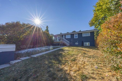 827 Canaveral Crescent Sw, Calgary, AB - Outdoor