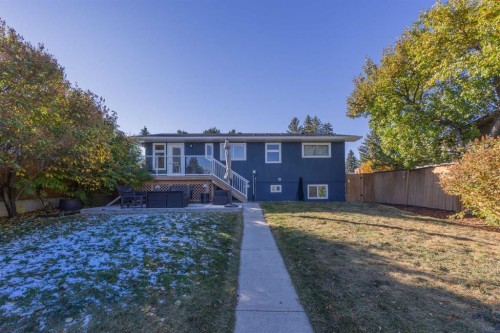 827 Canaveral Crescent Sw, Calgary, AB - Outdoor
