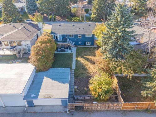 827 Canaveral Crescent Sw, Calgary, AB - Outdoor