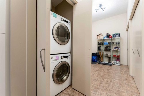 109-8710 Horton Road Sw, Calgary, AB - Indoor Photo Showing Laundry Room
