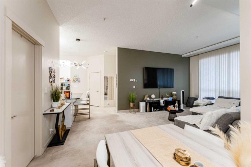 109-8710 Horton Road Sw, Calgary, AB - Indoor