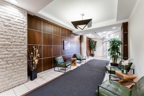 109-8710 Horton Road Sw, Calgary, AB - Indoor Photo Showing Other Room