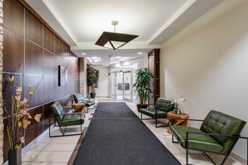 109-8710 Horton Road Sw, Calgary, AB - Indoor Photo Showing Other Room