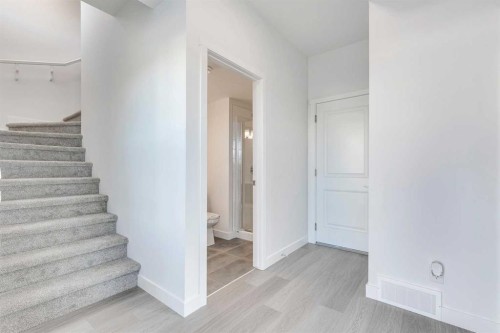 450-65 Belvedere Point Se, Calgary, AB - Indoor Photo Showing Other Room