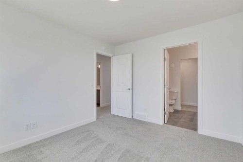 450-65 Belvedere Point Se, Calgary, AB - Indoor Photo Showing Other Room