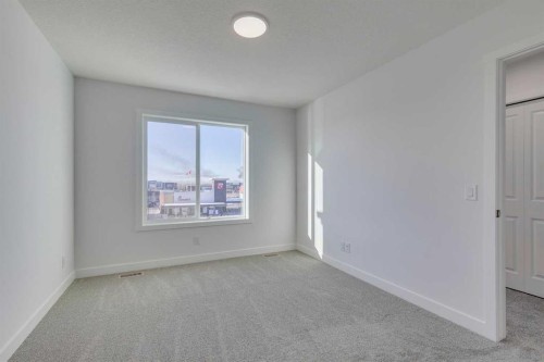 450-65 Belvedere Point Se, Calgary, AB - Indoor Photo Showing Other Room
