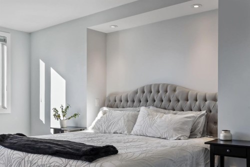 2419 22 Street Nw, Calgary, AB - Indoor Photo Showing Bedroom