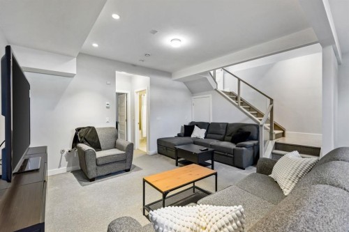 2419 22 Street Nw, Calgary, AB - Indoor Photo Showing Living Room