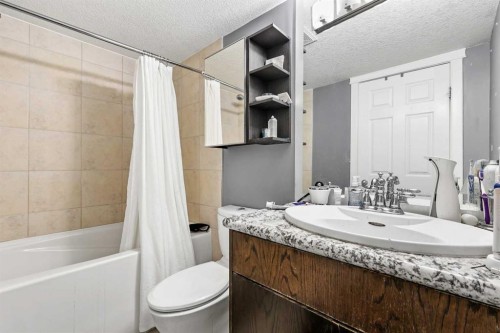 401-525 22 Avenue Sw, Calgary, AB - Indoor Photo Showing Bathroom
