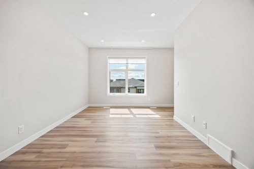 601 Mahogany Road Se, Calgary, AB - Indoor Photo Showing Other Room