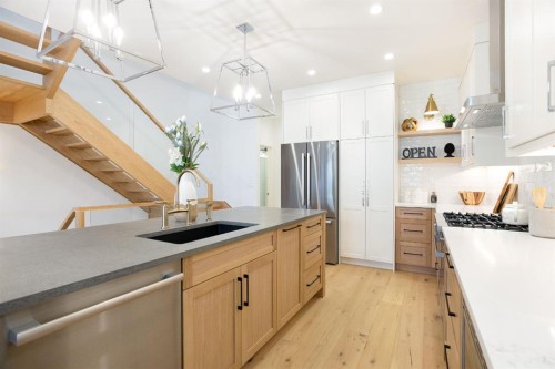 3(Nw)-617 4Th Street, Canmore, AB - Indoor Photo Showing Kitchen With Upgraded Kitchen