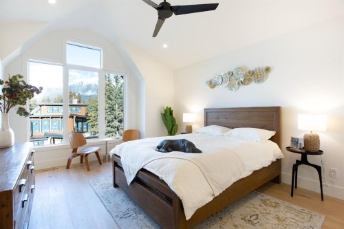 3(Nw)-617 4Th Street, Canmore, AB - Indoor Photo Showing Bedroom