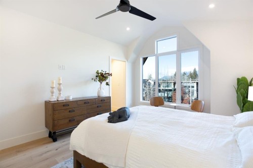 3(Nw)-617 4Th Street, Canmore, AB - Indoor Photo Showing Bedroom