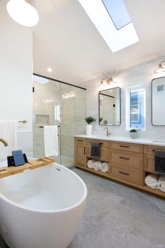 3(Nw)-617 4Th Street, Canmore, AB - Indoor Photo Showing Bathroom