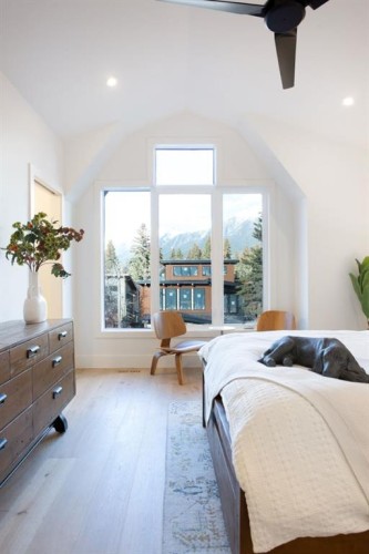 3(Nw)-617 4Th Street, Canmore, AB - Indoor Photo Showing Bedroom