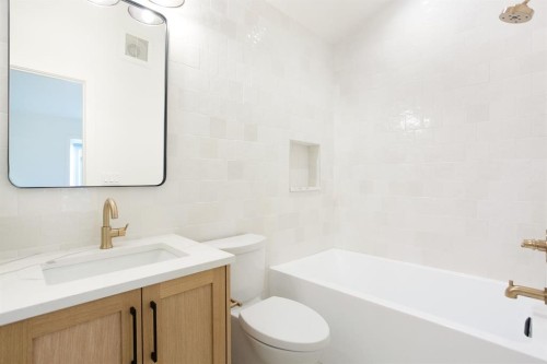 3(Nw)-617 4Th Street, Canmore, AB - Indoor Photo Showing Bathroom