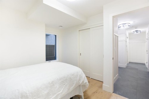 3(Nw)-617 4Th Street, Canmore, AB - Indoor Photo Showing Bedroom