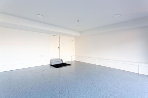 3(Nw)-617 4Th Street, Canmore, AB - Indoor Photo Showing Other Room