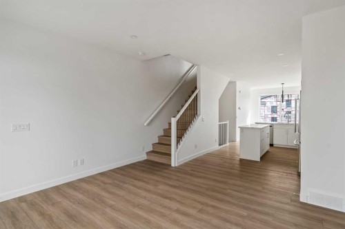 2515 Sovereign Crescent Sw, Calgary, AB - Indoor Photo Showing Other Room