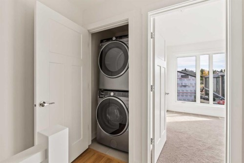 2515 Sovereign Crescent Sw, Calgary, AB - Indoor Photo Showing Laundry Room