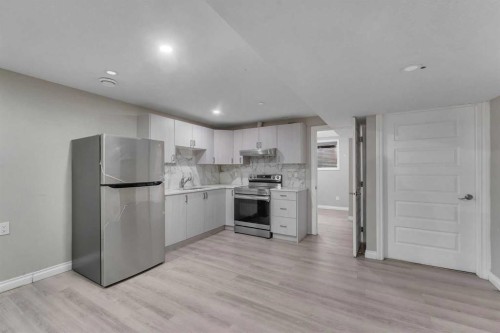 26 Corner Meadows Common Ne, Calgary, AB - Indoor Photo Showing Kitchen